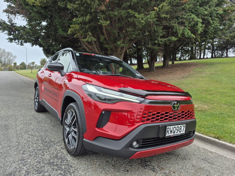 2026 Toyota Corolla Cross Limited 2.0P HEV ECVT... image 3
