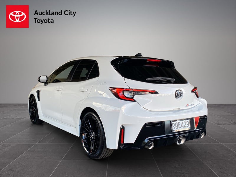 2026 Toyota Corolla GR 1.6PT 6MT AWD HB/5D/5S image 5