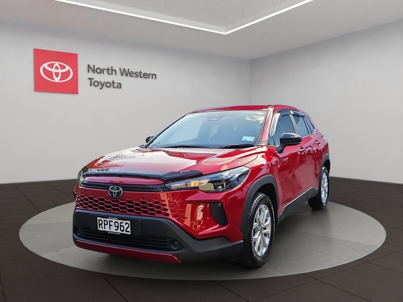 2026 Toyota Corolla GX 2.0L Hybrid FWD SUV image 3
