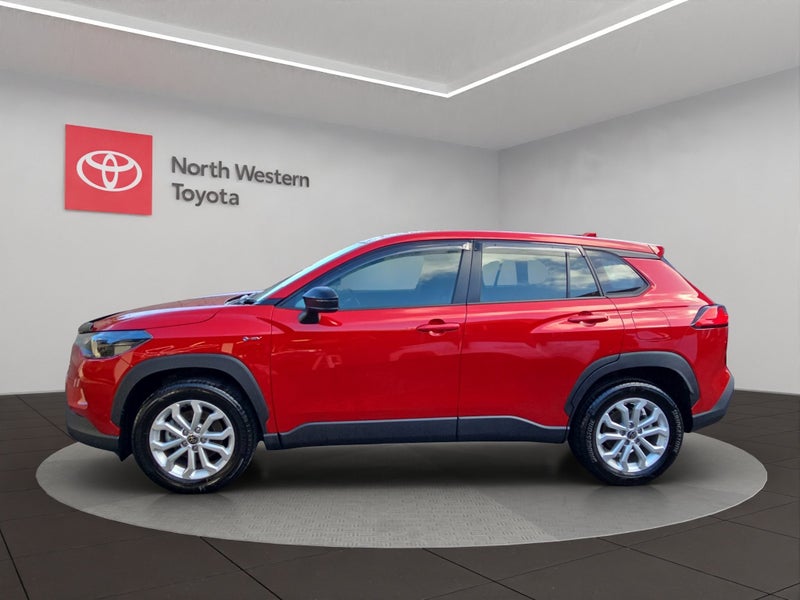 2026 Toyota Corolla GX 2.0L Hybrid FWD SUV image 4