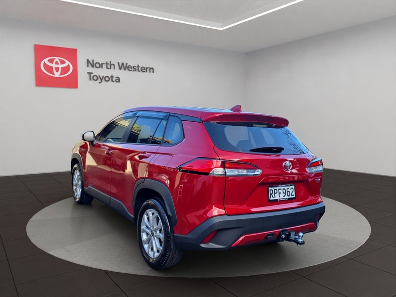 2026 Toyota Corolla GX 2.0L Hybrid FWD SUV image 5