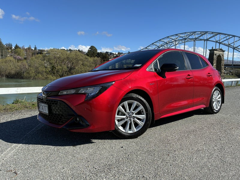 2026 Toyota Corolla SX 1.8 Auto hybrid image 3