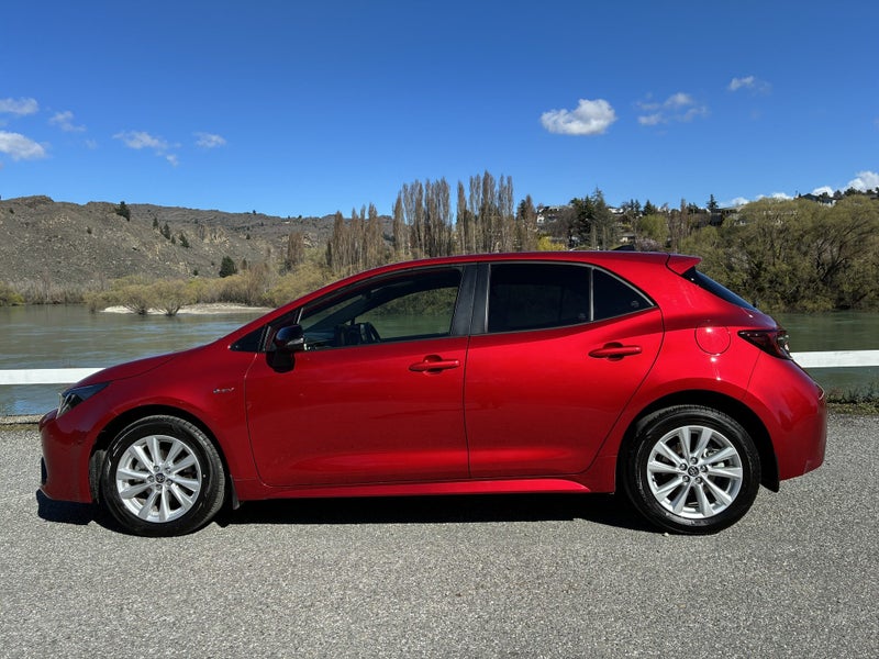 2026 Toyota Corolla SX 1.8 Auto hybrid image 4