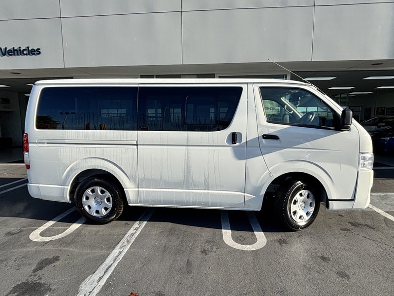 2026 Toyota Hiace 2.0 PETROL LONG WHEEL BASE image 5