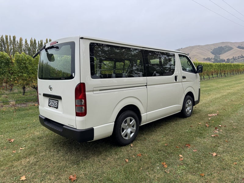 2026 Toyota Hiace 2.0P DX Long Van image 4