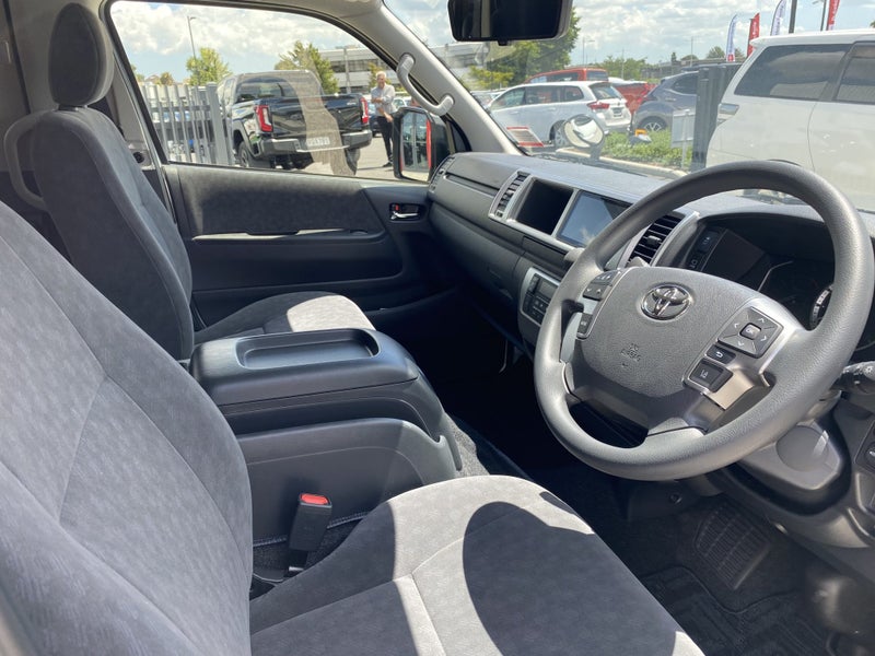 2026 Toyota Hiace 2.7P Grand Cabin 2WD 4 Dr Wag... image 5