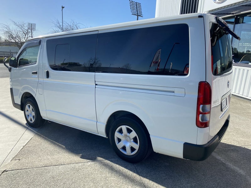 2026 Toyota Hiace DX Long 2.8D 5Dr Van 6A 4WD image 3