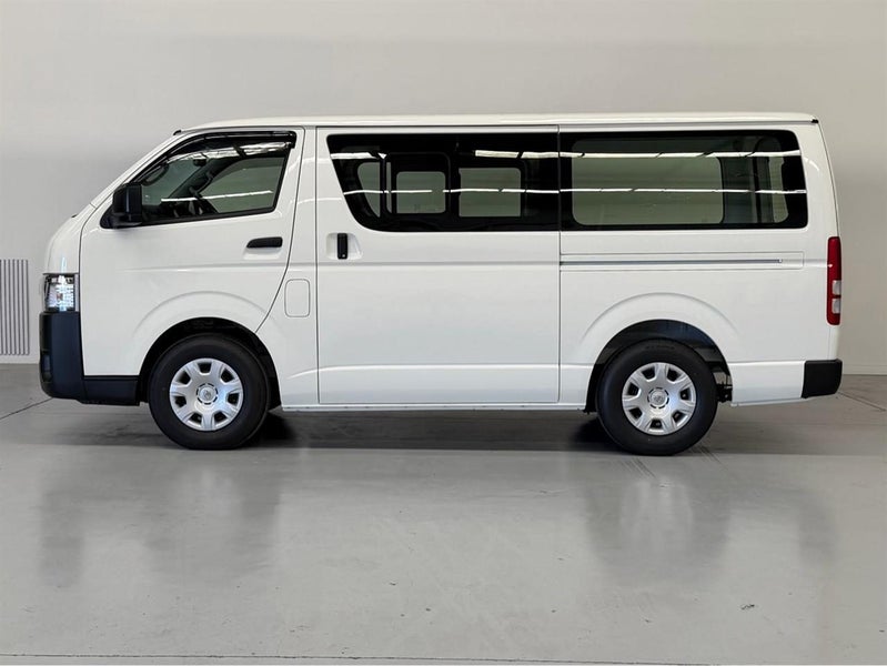 2026 Toyota Hiace FACELIFT Brand New Diesel 5 D... image 4