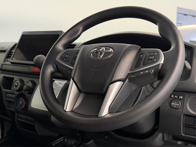 2026 Toyota Hiace FACELIFT Brand New Diesel 5 D... image 2