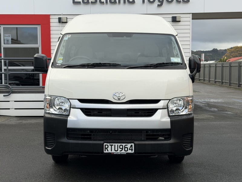 2026 Toyota Hiace Minbus 2.7Petrol GL 12 Seater image 4