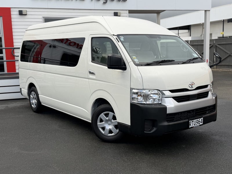 2026 Toyota Hiace Minbus 2.7Petrol GL 12 Seater image 5