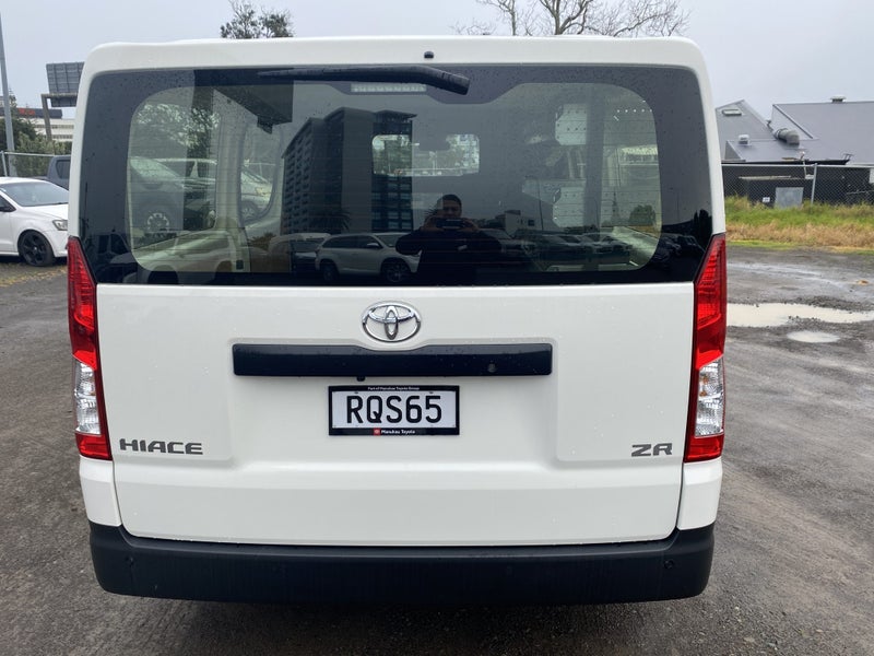 2026 Toyota Hiace ZR 2.8DT 6AT RWD GVN/5D/2S image 3