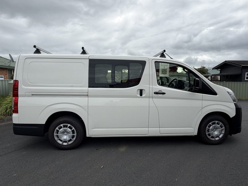 2026 Toyota Hiace ZR 2.8DT 6AT RWD HVN/5D/5S image 2