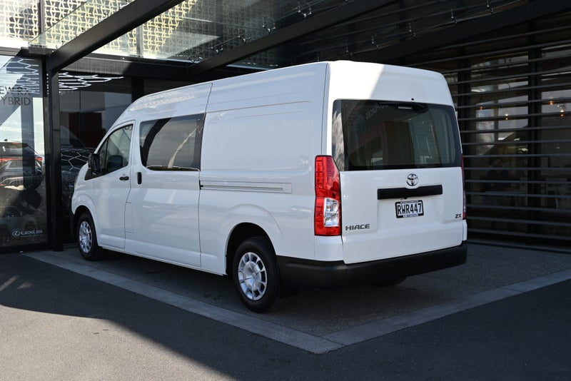 2026 Toyota Hiace ZX 2.8 Turbo Diesel Auto RWD... image 2