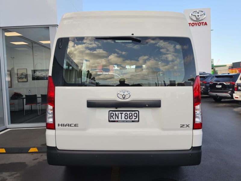 2026 Toyota Hiace ZX 2.8DT 2WD Auto image 4