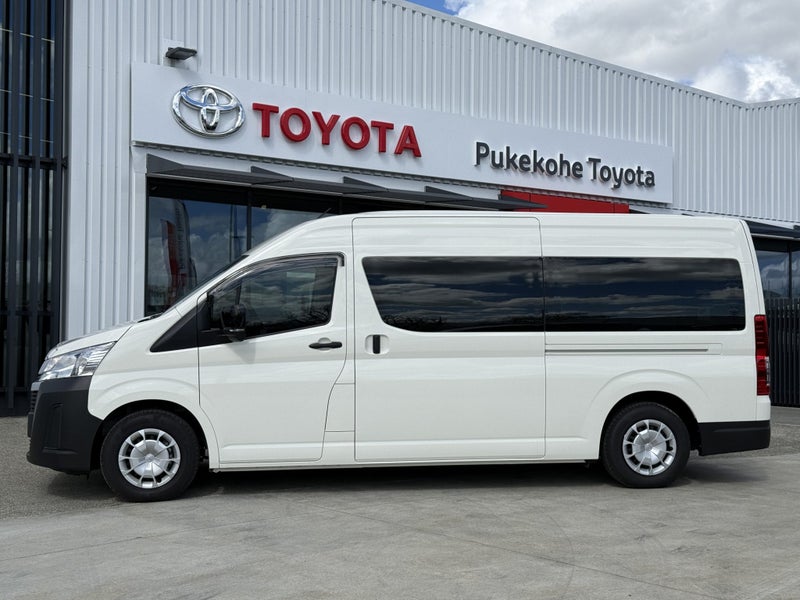 2026 Toyota Hiace ZX 2.8DT 6AT 12 Seater Minibu... image 4