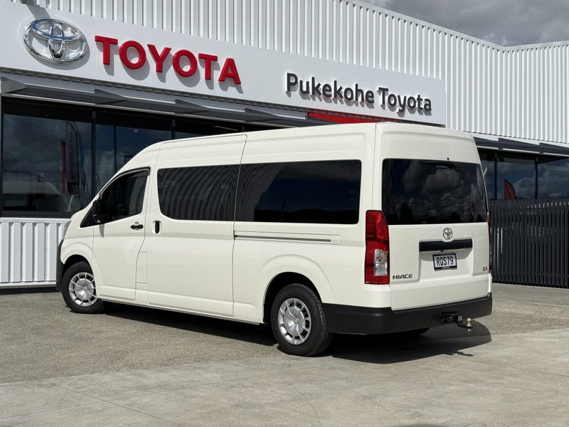 2026 Toyota Hiace ZX 2.8DT 6AT 12 Seater Minibu... image 5