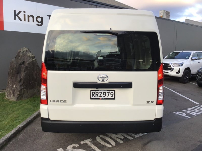 2026 Toyota Hiace ZX 2.8DT 6AT image 3
