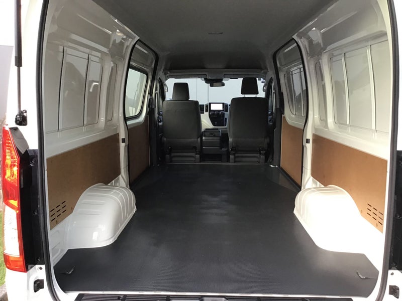 2026 Toyota Hiace ZX 2.8DT 6AT image 4