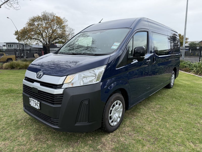 2026 Toyota Hiace ZX 2.8DT Auto Barn Rear Door image 4