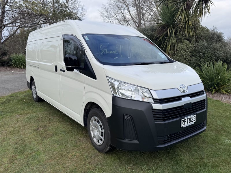 2026 Toyota Hiace ZX 2.8DT Automatic RWD Van -... image 3