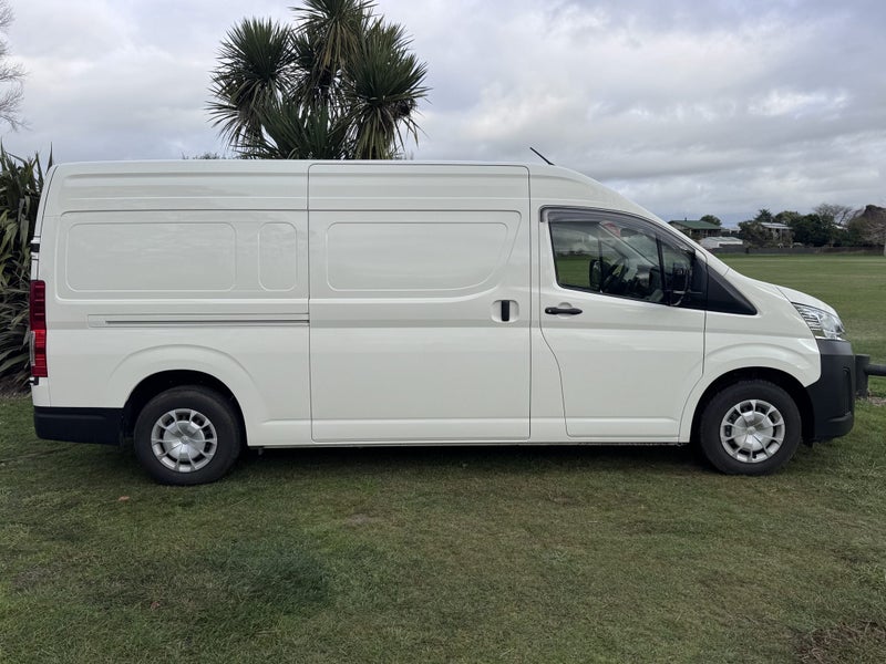 2026 Toyota Hiace ZX 2.8DT Automatic RWD Van -... image 5