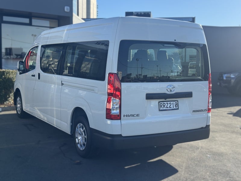 2026 Toyota Hiace ZX 2.8L Turbo Diesel Automati... image 5