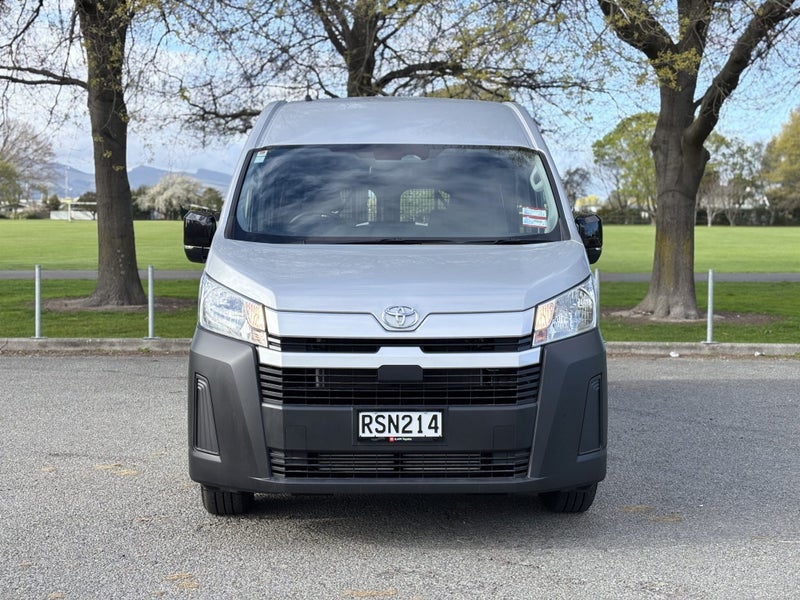 2026 Toyota Hiace Zx Pvn 2.8Dt/6At image 2