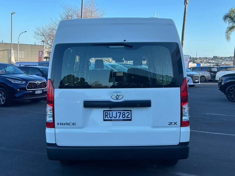 2026 Toyota Hiace Zx Pvn 2.8Dt/6At image 4