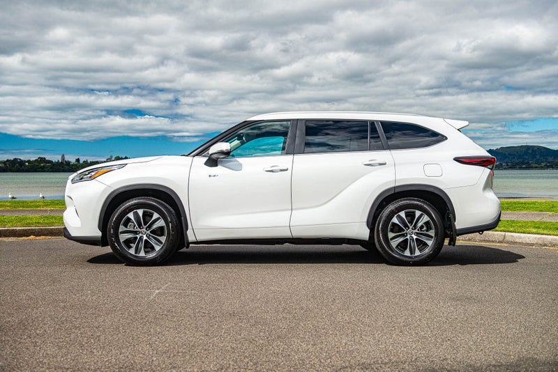 2026 Toyota Highlander Limited Hybrid image 4