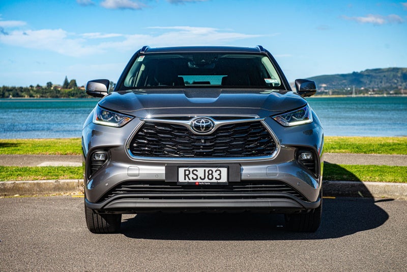 2026 Toyota Highlander Limited ZR image 2
