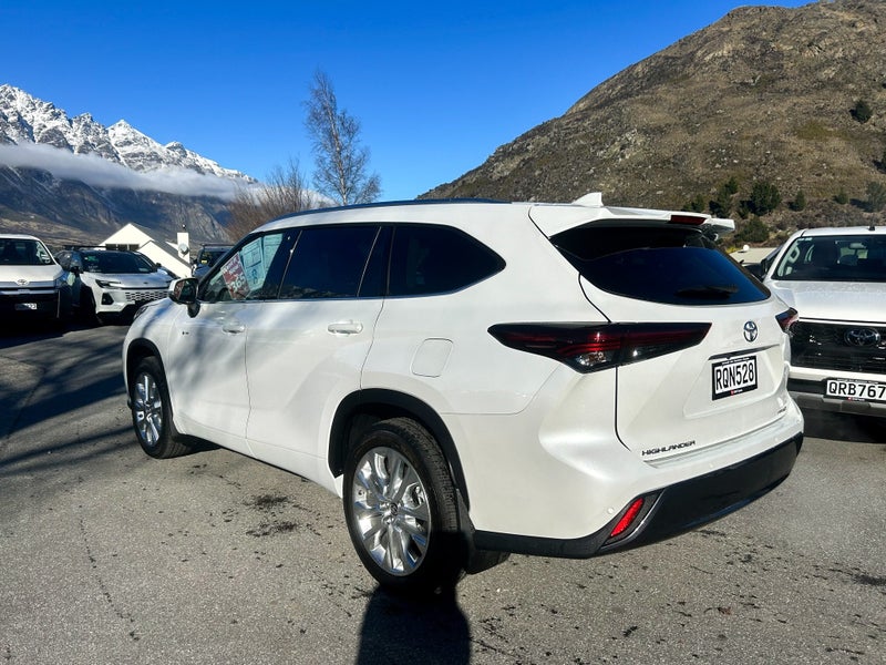 2026 Toyota Highlander ZR Limited Hybrid image 5