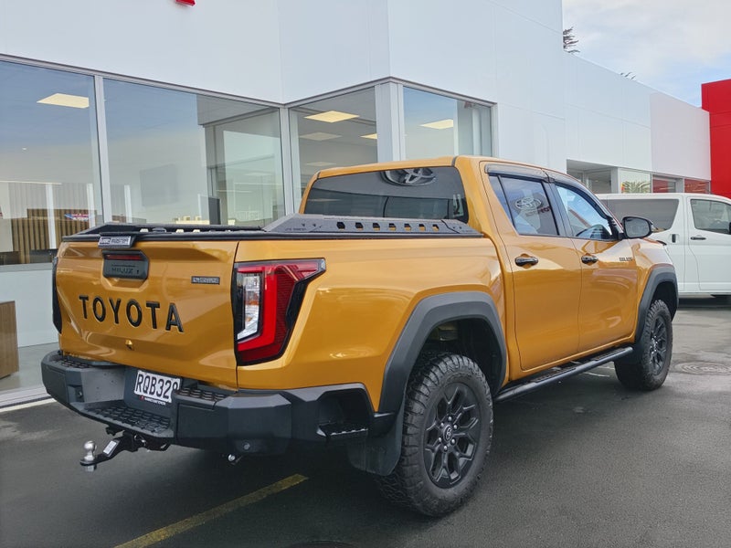2026 Toyota Hilux Adventure 2.8DT Hybrid 4WD Auto image 3