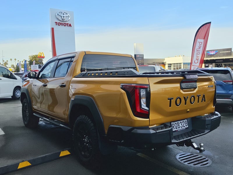 2026 Toyota Hilux Adventure 2.8DT Hybrid 4WD Auto image 5