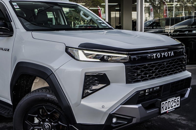 2026 Toyota Hilux Adventure 2.8DT Hybrid 6AT 4W... image 5