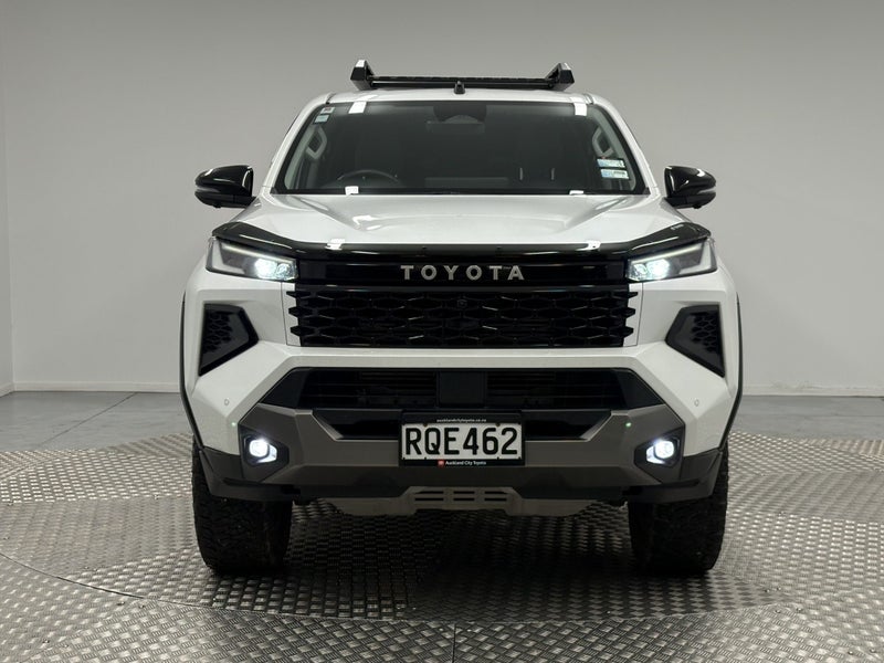 2026 Toyota Hilux Adventure 2.8DT Hybrid 6AT 4W... image 4