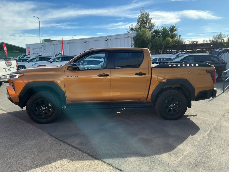 2026 Toyota Hilux Adventure 2.8DT Hybrid 6AT 4W... image 4
