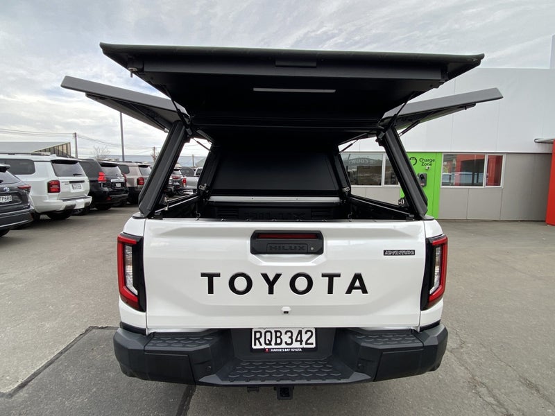 2026 Toyota Hilux Adventure 2.8DT Hybrid 6AT 4W... image 5