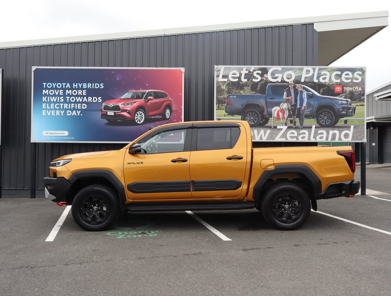 2026 Toyota Hilux Adventure 2.8DT Hybrid 6AT 4W... image 2