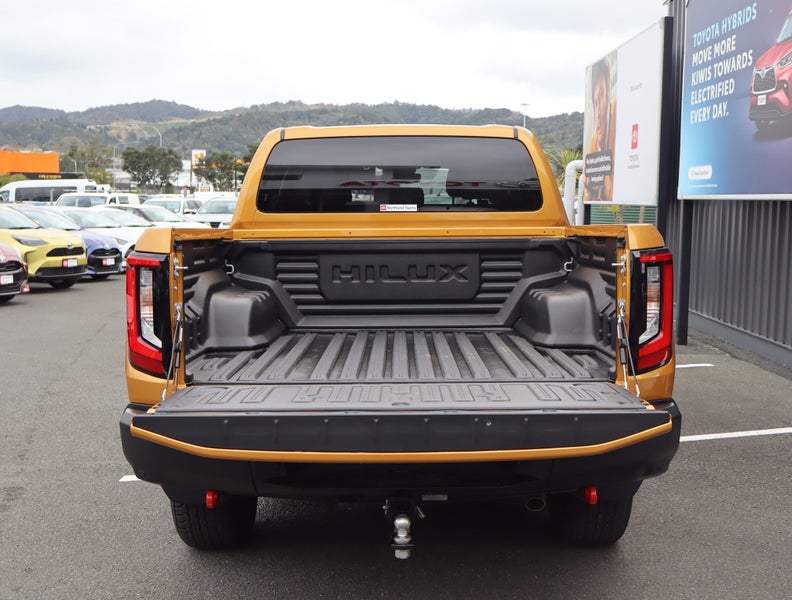 2026 Toyota Hilux Adventure 2.8DT Hybrid 6AT 4W... image 5