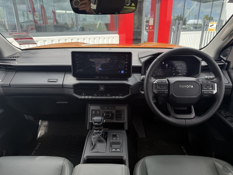 2026 Toyota Hilux Adventure 2.8DT Hybrid 6AT 4W... image 2