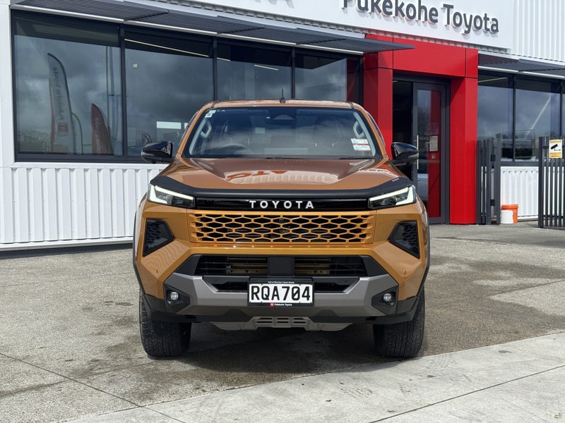 2026 Toyota Hilux Adventure 2.8DT Hybrid 6AT 4W... image 3