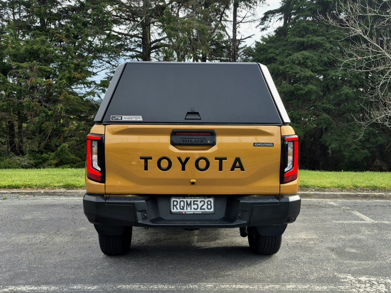 2026 Toyota Hilux Adventure 2.8DT Hybrid 6AT 4W... image 5