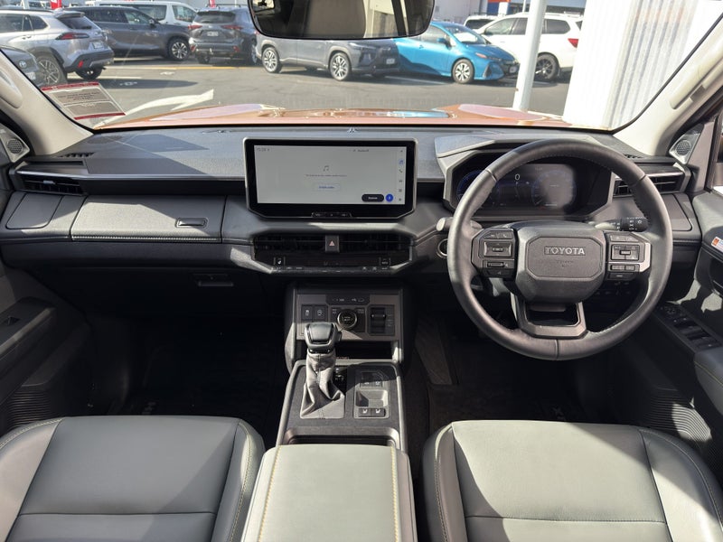 2026 Toyota Hilux Adventure 2.8DT Hybrid 6AT 4W... image 2