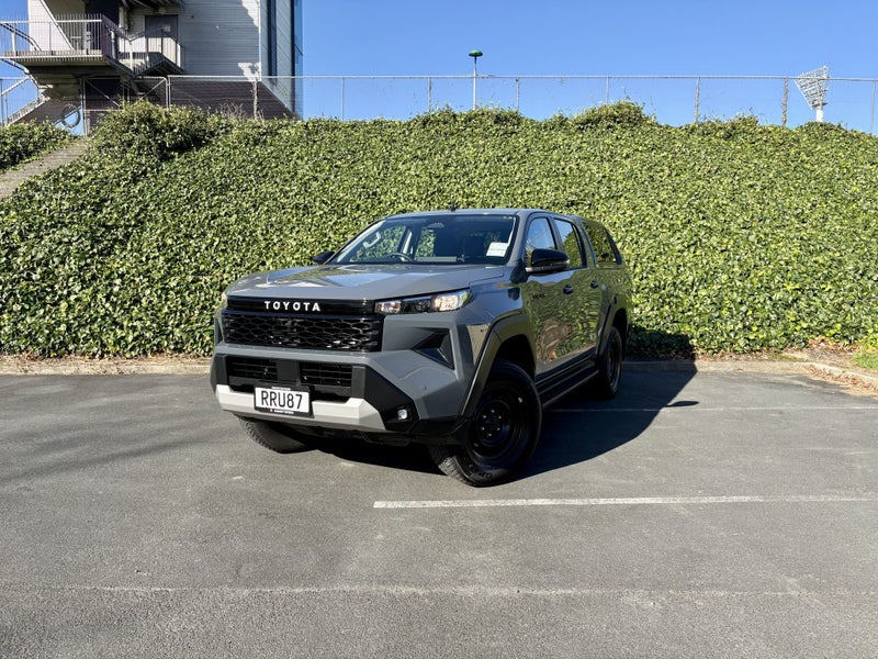 2026 Toyota Hilux SR 2.8DT 6AT 2WD DCU/4D/5S image 3