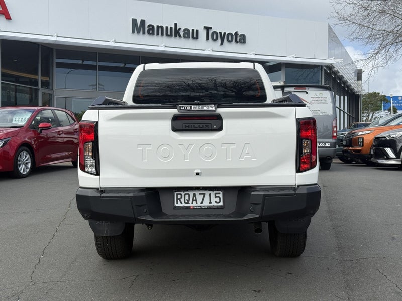 2026 Toyota Hilux SR 2.8DT 6AT 2WD DCU/4D/5S image 5