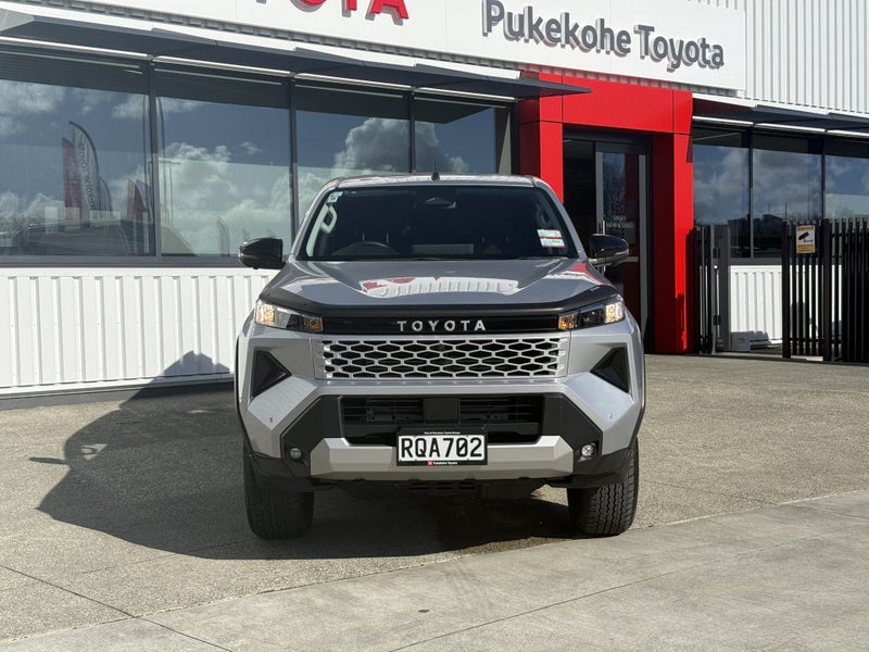 2026 Toyota Hilux SR 2.8DT 6AT 2WD DCU/4D/5S image 2