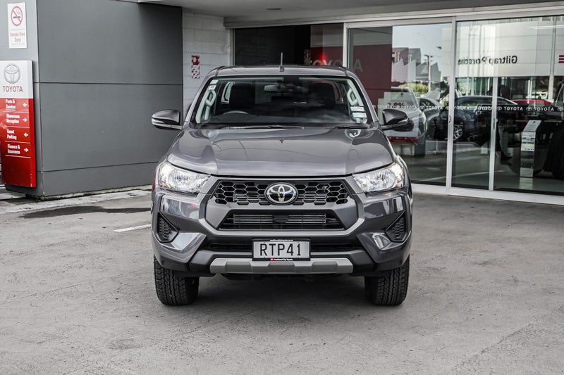 2026 Toyota Hilux SR 2.8DT 6AT 2WD DCW/4D/5S image 4