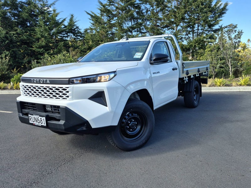 2026 Toyota Hilux SR 2.8DT 6AT 4WD SCC/2D/2S image 3