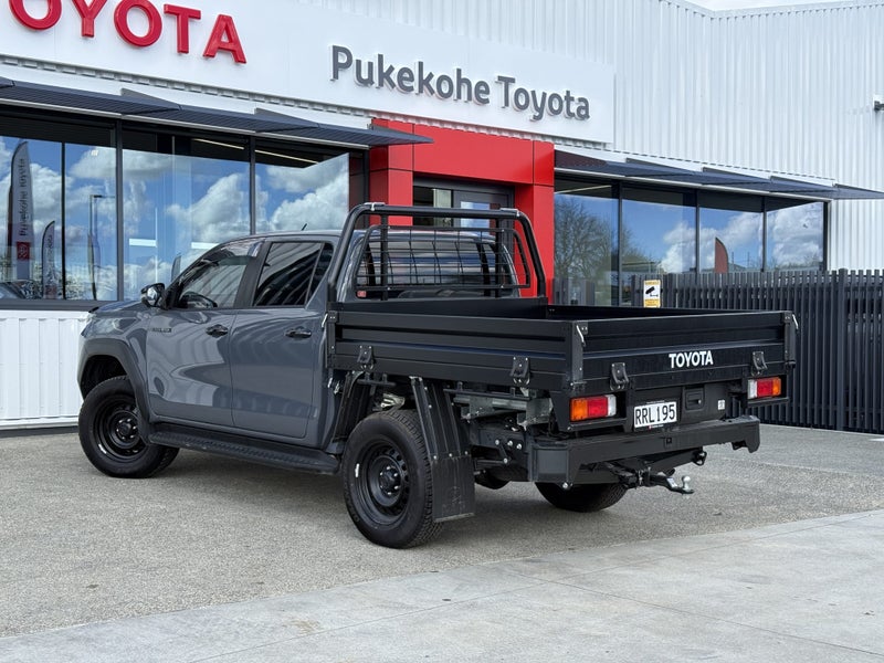 2026 Toyota Hilux SR 2.8DT 6MT 4WD Double Cab F... image 5